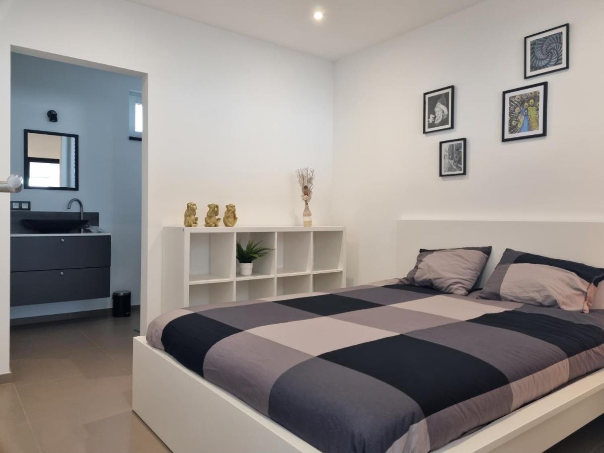 Maisonnette Entierement Renovee Givet Exterior photo